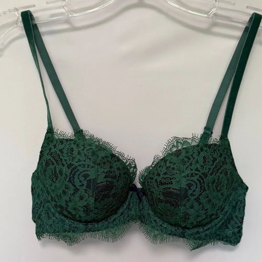 Victoria’s Secret dream angels lined Demi pine green lace, navy bra size 32B